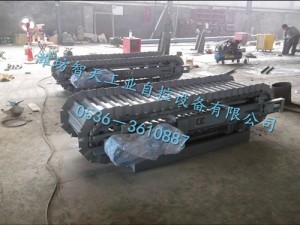 LTDG鏈板秤廣泛用于旋窯，立窯的出料計(jì)量，熟料計(jì)量，以及礦山，冶金，煤礦等行業(yè)的物料輸送。
